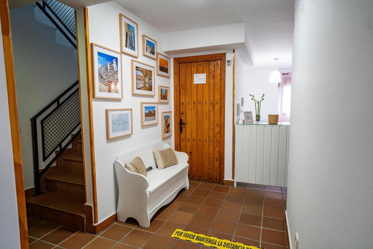 Hostal Plaza De Italia Касерес Екстер'єр фото