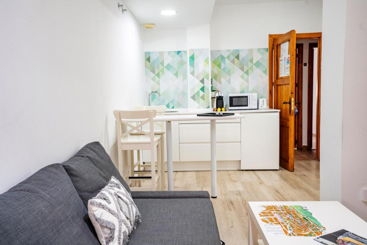 Hostal Plaza De Italia Касерес Екстер'єр фото