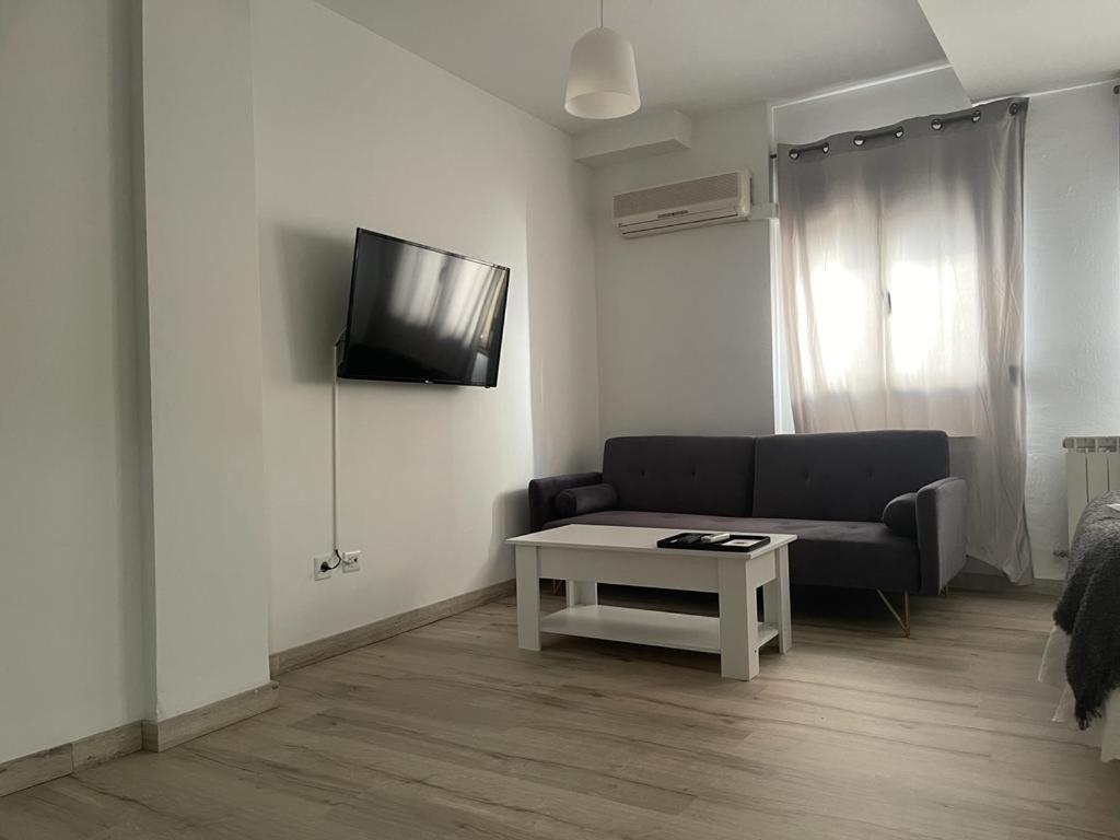 Hostal Plaza De Italia Касерес Екстер'єр фото