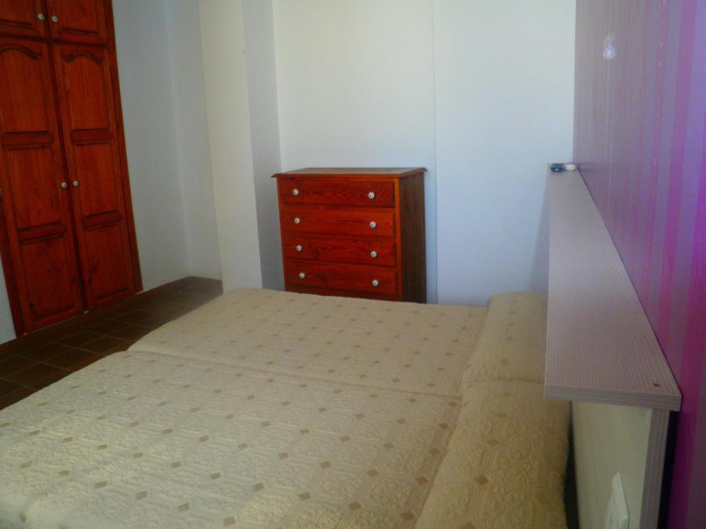 Hostal Plaza De Italia Касерес Номер фото