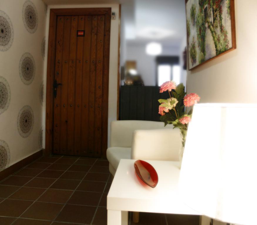 Hostal Plaza De Italia Касерес Екстер'єр фото