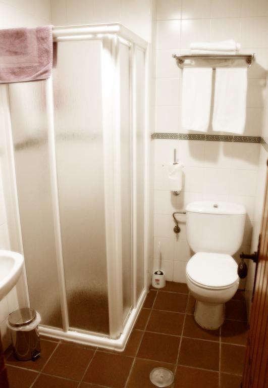 Hostal Plaza De Italia Касерес Номер фото